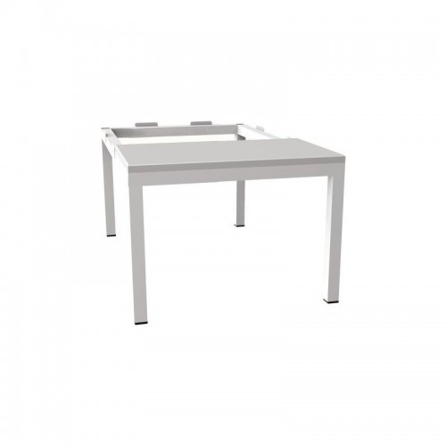 Lihtne pink riidekapi all