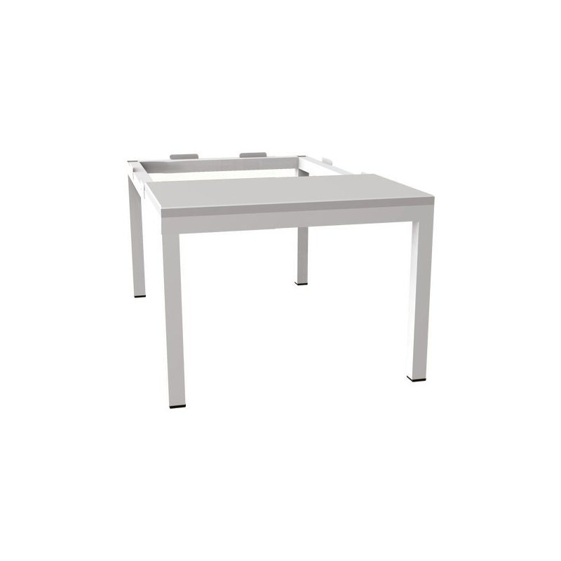 Lihtne pink riidekapi all