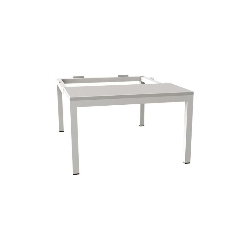 Lihtne pink riidekapi all