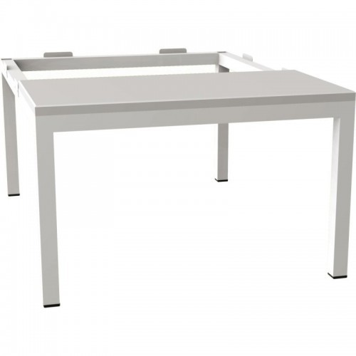 Lihtne pink riidekapi all