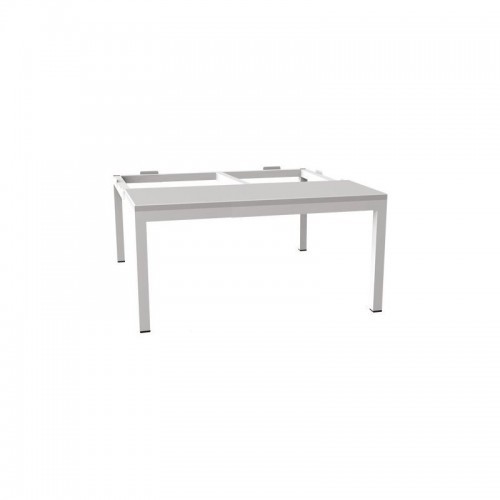 Lihtne pink riidekapi all