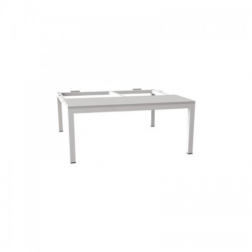 Lihtne pink riidekapi all