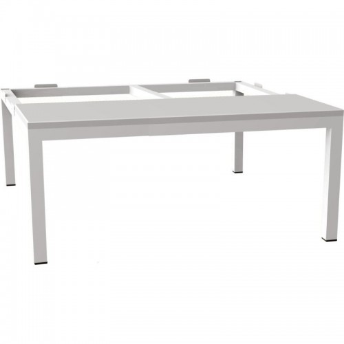 Lihtne pink riidekapi all