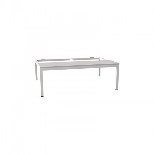 Lihtne pink riidekapi all