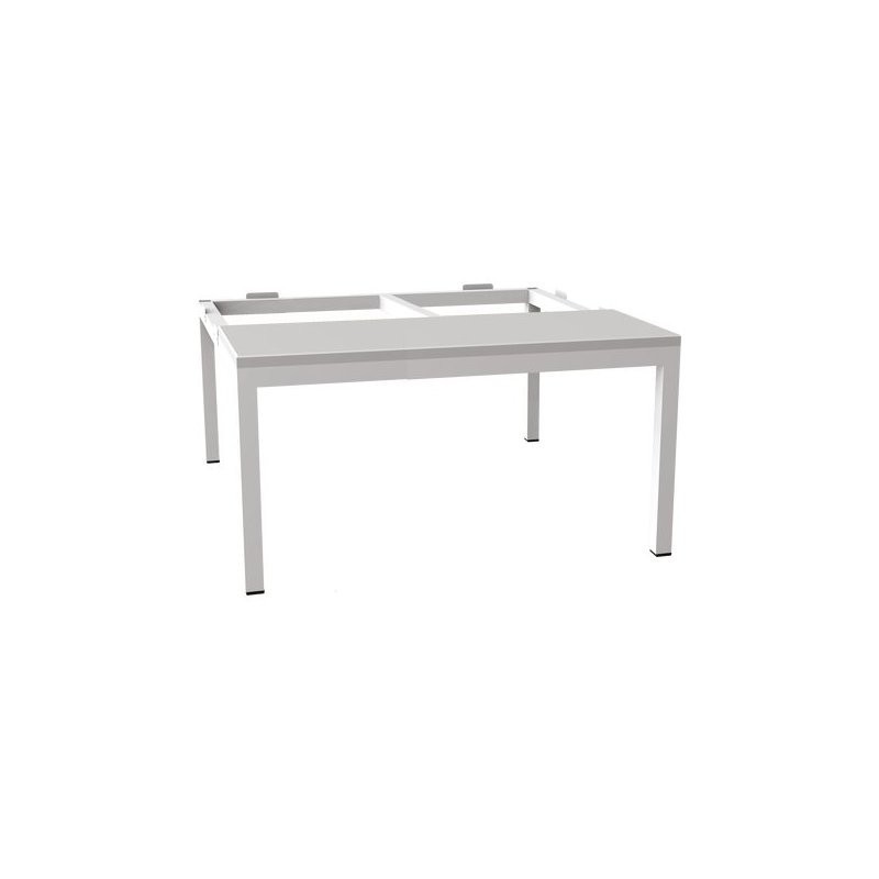 Lihtne pink riidekapi all